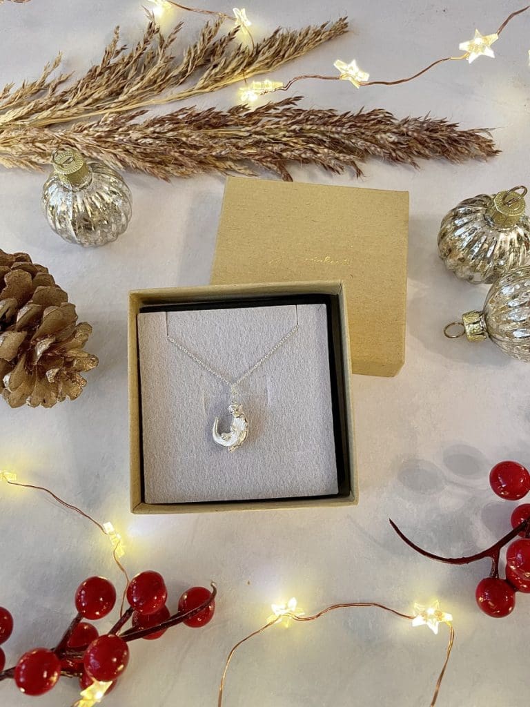 otter necklace